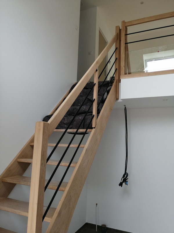 Escalier limon bois avec garde-corps
